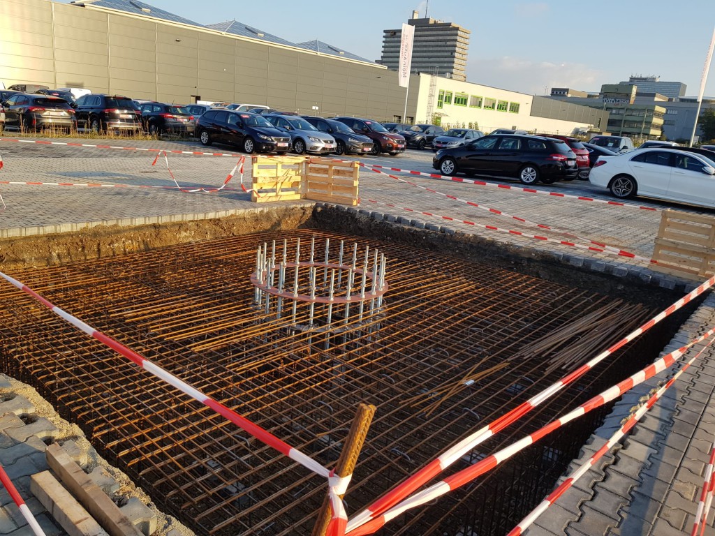 Werbeturm-Werbemast Fundament Montage